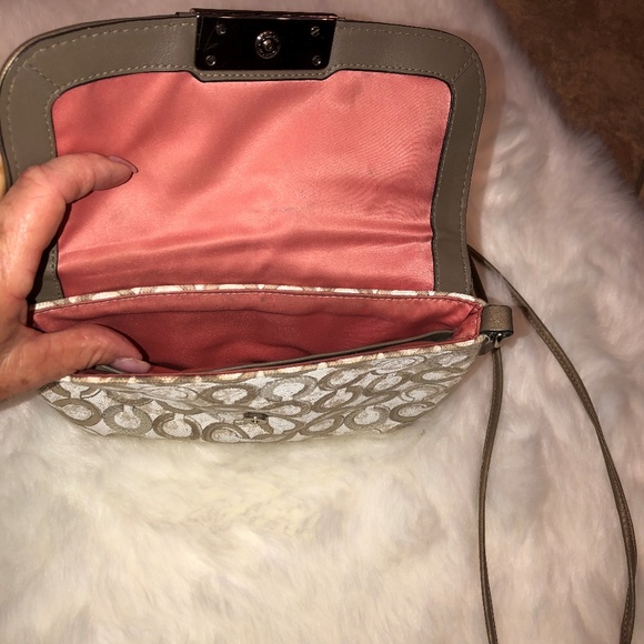 Coach Crossbody Purse, Cream & tan - Picture 6 of 8